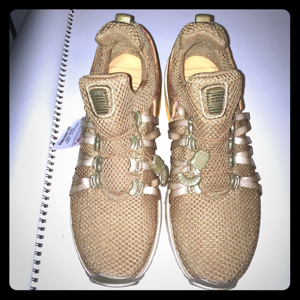 New nike shoes unique design